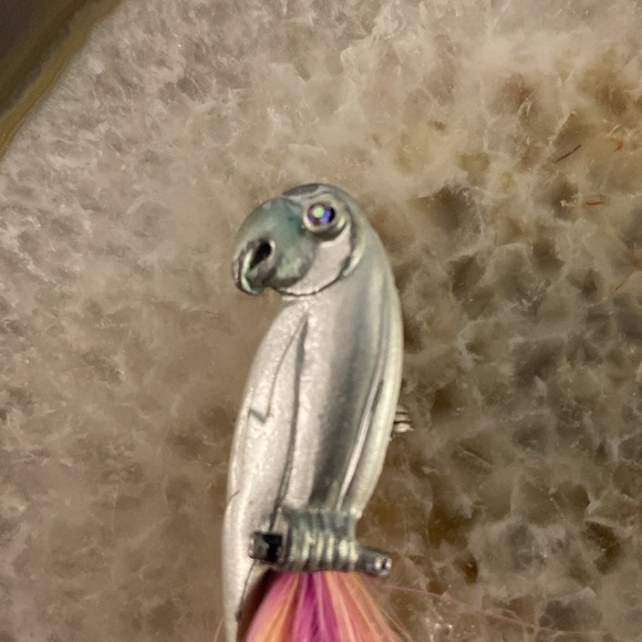 XxSOLDXX Vintage Parrot brooch in silver w real feathers collectible - Picture 2 of 7